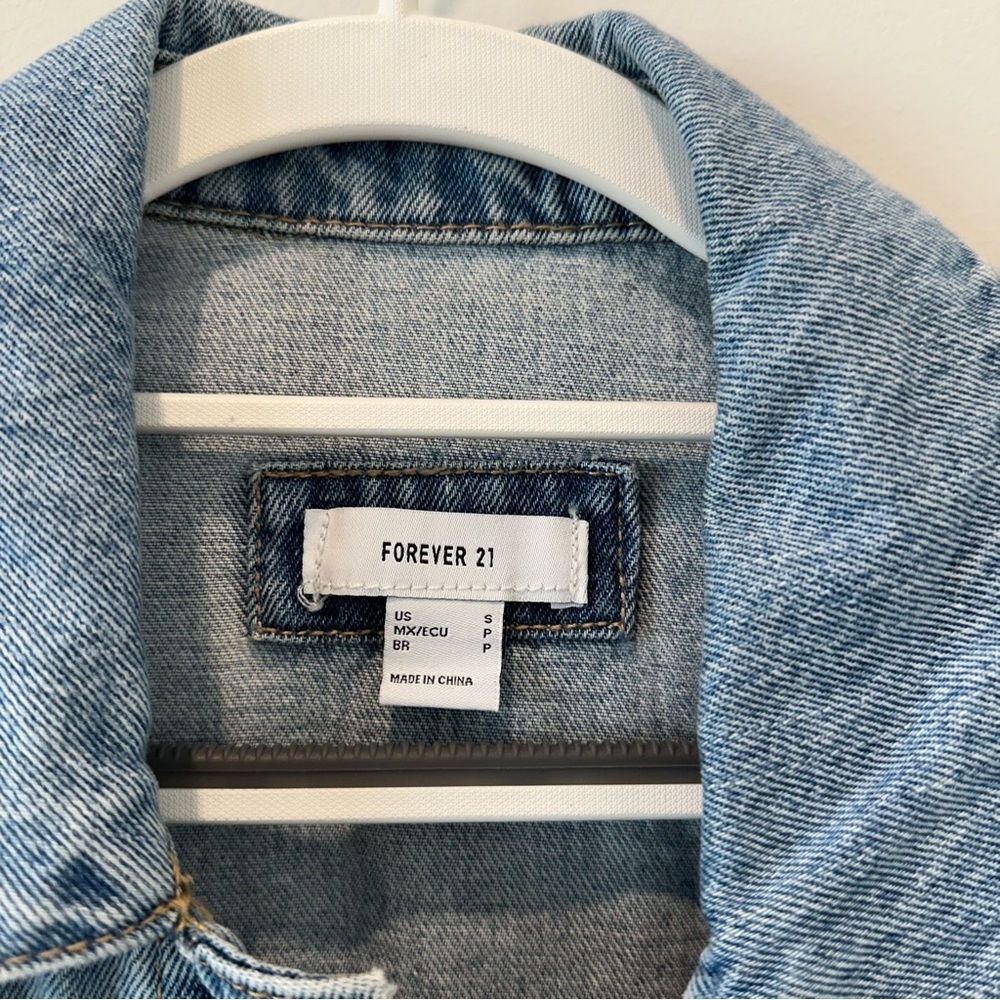 Forever 21 Distressed Denim Blue Jean Jacket Small Rodeo Festival Rustic Cowgirl - Picture 2 of 11